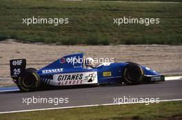 Martin Brundle (GBR) Ligier JS39 Renault
