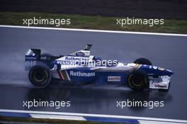 Jacques Villeneuve (CDN) Williams FW18 Renault Rothmans Williams Renault 3rd position during a pit stop