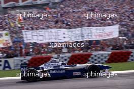 Damon Hill (GBR) Williams FW18 Renault 1st position