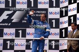 Gerhard Berger (AUT) Benetton Renault 3rd position celebrate on podium