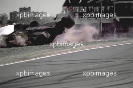 Luca Badoer (ITA) Forti FG 01 95B Ford spectacular crash during race