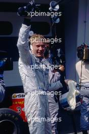 Mika Hakkinen (FIN) McLaren Mercedes 1st position celebrates victory