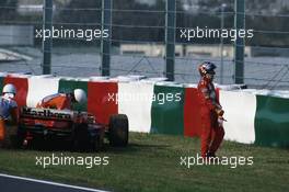 Michael Schumacher (GER) Ferrari F300 Scuderia Ferrari Marlboro: withdrawal after a puncture