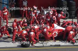 car pit stop rubens barrichelli ferrari F2002