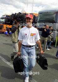 16.07.2000 Spielberg, .sterreich Formel 1 in Spielberg. Noch vor Rennende verlSsst Michael Schumacher die Strecke.  c xpb.cc