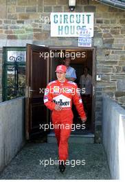 25.08.2000 Spa, Belgien, Michael Schumacher heute vor dem Freien Training zum Formel 1 Grand Prix von Belgien in Spa.  c xpb.cc