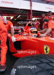 27.08.2000 Spa, Belgien, Michael Schumacher im Ferrari mit Regenreifen heute beim Warmup zum Formel 1 Grand Prix von Belgien in Spa.  c xpb.cc