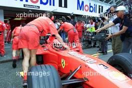 28.07.2000 Hockenheim, Deutschland, Michael Schumacherim Ferrari heute nach dem Freien Training zum Formel 1 Grand Prix von Deutschland in Hockenheim. c xpb.cc