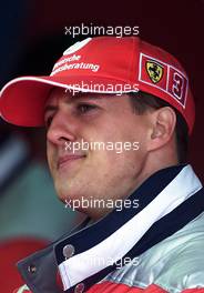 19.05.2000 NYrburgring, Deutschland, Michael Schumacher in der Ferrari-Box heute beim Freien Training zum Formel 1 GP von Europa auf dem NYrburgring. c xpb.cc