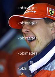 19.05.2000 NYrburgring, Deutschland, Michael Schumacher in der Ferrari-Box heute beim Freien Training zum Formel 1 GP von Europa auf dem NYrburgring. c xpb.cc