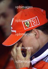 19.05.2000 NYrburgring, Deutschland, Michael Schumacher in der Ferrari-Box heute beim Freien Training zum Formel 1 GP von Europa auf dem NYrburgring. c xpb.cc