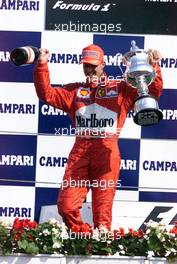 10.09.2000 Monza, Italien, Michael Schumacher jubelt nach seinem Sieg beim Formel 1 Grand Prix von Italien in Monza. c xpb.cc