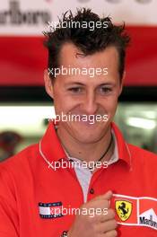 10.09.2000 Monza, Italien, Michael Schumacher gutgelaunt heute Morgen vor dem Warmup zum Formel 1 Grand Prix von Italien in Monza. c xpb.cc