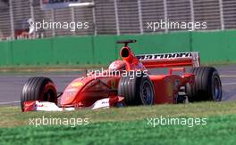 02.03.2001 Melbourne, Australien, Michael Schumacher im Ferrari am Freitag beim Freien Training zum Formel 1 Grand Prix im australischen Melbourne. c xpb.cc