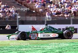 02.03.2001 Melbourne, Australien, Luciano Burti im Jaguar am Freitag beim Freien Training zum Formel 1 Grand Prix im australischen Melbourne. c xpb.cc