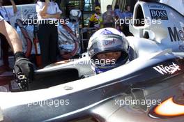 02.03.2001 Melbourne, Australien, David Coulthard im McLaren-Mercedes am Freitag beim Freien Training zum Formel 1 Grand Prix im australischen Melbourne. c xpb.cc