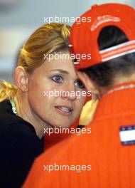 02.09.2001 Spa, Belgien, Michael Schumacher und Ehefrau Corinna Schumacher im Ferrari-Motorhome am Sonntag (02.09.2001) nach dem Formel 1 Grand Prix von Belgien am Sonntag in Spa. c xpb.cc