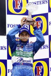 02.09.2001 Spa, Belgien, Giancarlo Fisichella bei Siegerehrung am Sonntag (02.09.2001) nach Schumachers Sieg beim Formel 1 Grand Prix von Belgien am Sonntag in Spa. c xpb.cc