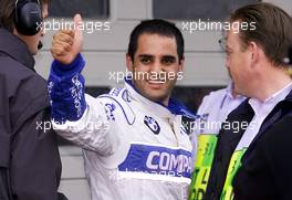 01.09.2001 Spa, Belgien, Juan Pablo Montoya jubelt nach der schnellsten Zeit am Samstag (01.09.2001) beim Qualifying zum Formel 1 Grand Prix von Belgien am Sonntag in Spa. c xpb.cc