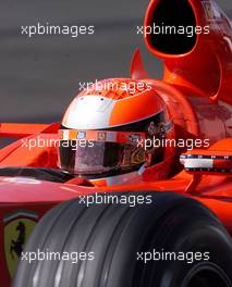 30.06.2001 Magny Cours, Frankreich, Michael Schumacher im Ferrari am Samstag (30.06.2001) beim Training zum Formel 1 Grand Prix von Frankreich. c xpb.cc