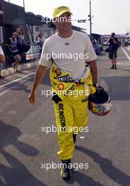 16.08.2001 Budapest, Ungarn, Jean Alesi (JORDAN) im Fahrerlager am Donnerstag (16.08.2001) zum Formel 1 Grand Prix von Ungarn in Budapest. c xpb.cc