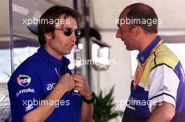 16.08.2001 Budapest, Ungarn, Heinz Harald Frentzen (PROST) im Fahrerlager am Donnerstag (16.08.2001) zum Formel 1 Grand Prix von Ungarn in Budapest. c xpb.cc