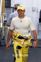 16.08.2001 Budapest, Ungarn, Jean Alesi (JORDAN) im Fahrerlager am Donnerstag (16.08.2001) zum Formel 1 Grand Prix von Ungarn in Budapest. c xpb.cc