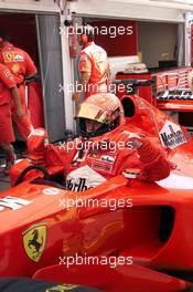 24.05.2001 Monte Carlo, Monaco, Michael Schumacher im Ferrari am Donnerstag (24.05.2001) nach dem Freien Training zum Formel 1 Grand Prix von Monaco. c xpb.cc