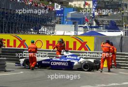 24.05.2001 Monte Carlo, Monaco, Juan Pablo Montoya im BMW-Williams nach einem Unfall am Donnerstag (24.05.2001) beim Freien Training zum Formel 1 Grand Prix von Monaco. c xpb.cc