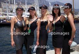 26.05.2001 Monte Carlo, Monaco, Models des Teams McLaren-Mercedes am Samstag (26.05.2001) zum Formel 1 Grand Prix von Monaco. c xpb.cc
