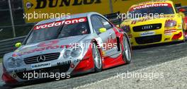 08.09.2002 Zeltweg, Österreich, A1 Ring, Spielberg, Oesterreich, 1 Bernd Schneider (D), Vodafone AMG Mercedes vor 3 Laurent Aiello (F), Team Abt Sportsline, Rennen am Sonntag, DTM, Deutsche Tourenwagen Meisterschaft 2002. c xpb.cc - Datenbank unter www.xpb.cc - Email: info@xpb.cc