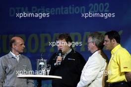 04.04.2002 Rust, Deutschland, Donnerstag, DTM Präsentation Saison 2002 mit Volker Strycek (Opel), Norbet Haug (Mercedes), Moderator Karl Heinz Hufstadt, Hans Jürgen Abt (Abt Audi), im Europapark Rust c xpb.cc Mail: info@xpb.cc  Datenbank: www.xpb.cc 