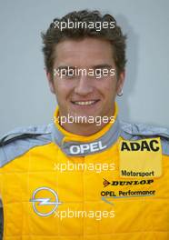 04.04.2002 Rust, Deutschland, Donnerstag, Portraittermin DTM, TIMO SCHEIDER / Opel Team Holzer c xpb.cc Mail: info@xpb.cc  Datenbank: www.xpb.cc 