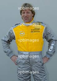 04.04.2002 Rust, Deutschland, Donnerstag, Portraittermin DTM, Joachim Winkelhock / Opel Team Phoenix c xpb.cc Mail: info@xpb.cc  Datenbank: www.xpb.cc 