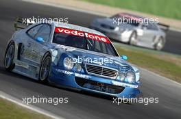 03.04.2002 Hockenheim, Deutschland, DTM Testfahrten auf dem Hockenheimring am Mittwoch, Feature, Wagen von Thomas Jäger (D) vor Uwe Alzen, CLK, AMG-Mercedes c xpb.cc Mail: info@xpb.cc  Datenbank: www.xpb.cc 