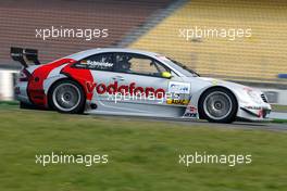 18.04.2002 Hockenheim, Deutschland, DTM, Training am Donnerstag in Hockenheim (kleiner Kurs), Bernd Schneider (D) im Mercedes Benz CLK-DTM von Vodafone AMG-Mercedes, quer, Strecke. c xpb.cc Mail: info@xpb.cc - weitere Bilder Datenbank: www.xpb.cc 