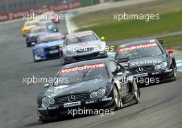 21.04.2002 Hockenheim, Deutschland, DTM, Sonntag in Hockenheim (kleiner Kurs), Jean Alesi (AMG-Mercedes) vor Uwe Alzen, Rennen, Strecke c xpb.cc Email: info@xpb.cc, weitere Bilder auf der Datenbank: www.xpb.cc