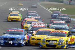 21.04.2002 Hockenheim, Deutschland, DTM, Sonntag in Hockenheim (kleiner Kurs), Start zum Rennen, VL Mattias Ekström (Team ABT), Manuel Reuter (Opel Team Phoenix) und Christian Abt (Team ABT Sportsline), Rennen, Strecke c xpb.cc Email: info@xpb.cc, weitere Bilder auf der Datenbank: www.xpb.cc