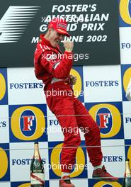 03.03.2002 Melbourne, Australien, Siegerehrung, GP von Australien, Podium, Michael Schumacher (erster), Melbourne (MEL) c xpb.cc Mail: info@xpb.cc  Datenbank: www.xpb.cc 