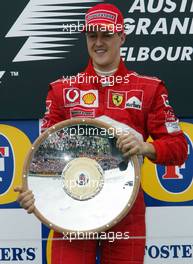 03.03.2002 Melbourne, Australien, Siegerehrung, GP von Australien, Podium, Michael Schumacher (erster) Melbourne (MEL) c xpb.cc Mail: info@xpb.cc  Datenbank: www.xpb.cc 