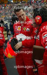 03.03.2002 Melbourne, Australien, GP von Australien am Sonntag, Michael Schumacher vor dem Rennen (Ferrari), GRID, Strecke, Melbourne (MEL) c xpb.cc Mail: info@xpb.cc  Datenbank: www.xpb.cc 