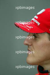 02.03.2002 Melbourne, Australien, Michael Schumacher, Paddock, Portrait. Auftakt zur Formel1 Saison 2002 in Melbourne (MEL) c xpb.cc Mail: info@xpb.cc  Datenbank: www.xpb.cc 