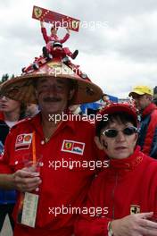 01.09.2002 Spa-Francorchamps, Belgien, F1 in Spa, Sonntag, Fans von Michael Schumacher an der Strecke, Feature, Circuit de Spa Francorchamps, Formel 1 Grand Prix (GP) von Belgien 2002 (Belgian, BEL) c xpb.cc - weitere Bilder auf der Datenbank unter www.xpb.cc - Email: info@xpb.cc