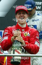 01.09.2002 Spa-Francorchamps, Belgien, F1 in Spa, Sonntag, Podium, Michael Schumacher (1ter), Circuit de Spa Francorchamps, Formel 1 Grand Prix (GP) von Belgien 2002 (Belgian, BEL) c xpb.cc - weitere Bilder auf der Datenbank unter www.xpb.cc - Email: info@xpb.cc