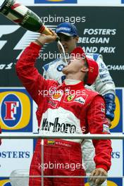 01.09.2002 Spa-Francorchamps, Belgien, F1 in Spa, Sonntag, Podium, Michael Schumacher (1ter), Juan Pablo Montoya (3ter), Circuit de Spa Francorchamps, Formel 1 Grand Prix (GP) von Belgien 2002 (Belgian, BEL) c xpb.cc - weitere Bilder auf der Datenbank unter www.xpb.cc - Email: info@xpb.cc