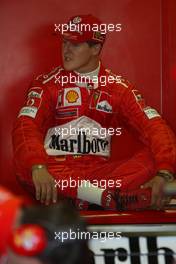 07.06.2002 Montreal, Kanada, F1 in Montreal, Training am Donnerstag, Michael Schumacher (Ferrari, F2002, Nr. 01) in der Box, Formel 1 Grand Prix (GP) von Canada 2002, Ile Notre-Dame c xpb.cc - Email: info@xpb.cc, weitere Bilder auf der Datenbank: www.xpb.cc