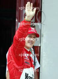 27.04.2002 Barcelona, Spanien, Barcelona, Qualifying am Samstag, Michael Schumacher (Ferrari) gewinnt das Qualifying, Box, Formel 1 Grand Prix (GP) von Spanien 2002. c xpb.cc Email: info@xpb.cc, weitere Bilder auf der Datenbank: www.xpb.cc