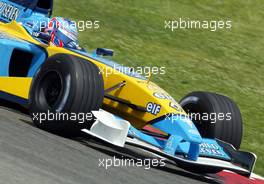 26.04.2002 Barcelona, Spanien, Barcelona, Training am Freitag, Jenso Button (Renault F1) auf der Strecke, Formel 1 Grand Prix (GP) von Spanien 2002. c xpb.cc Email: info@xpb.cc, weitere Bilder auf der Datenbank: www.xpb.cc