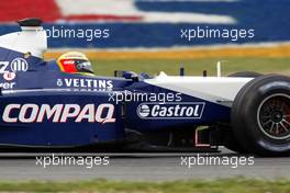 27.04.2002 Barcelona, Spanien, Barcelona, Training am Samstag, Ralf Schumacher (BMW WilliamsF1) auf der Strecke, Formel 1 Grand Prix (GP) von Spanien 2002. c xpb.cc Email: info@xpb.cc, weitere Bilder auf der Datenbank: www.xpb.cc