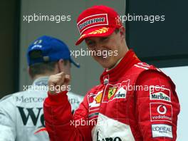 28.04.2002 Barcelona, Spanien, Barcelona, Podium nach dem Formel 1 Grand Prix (GP) von Spanien 2002, Michael Schumacher (1ter), Sonntag, Box c xpb.cc Email: info@xpb.cc, weitere Bilder auf der Datenbank: www.xpb.cc